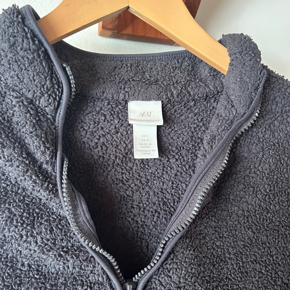 H&M Fleece - Picture 2 of 2